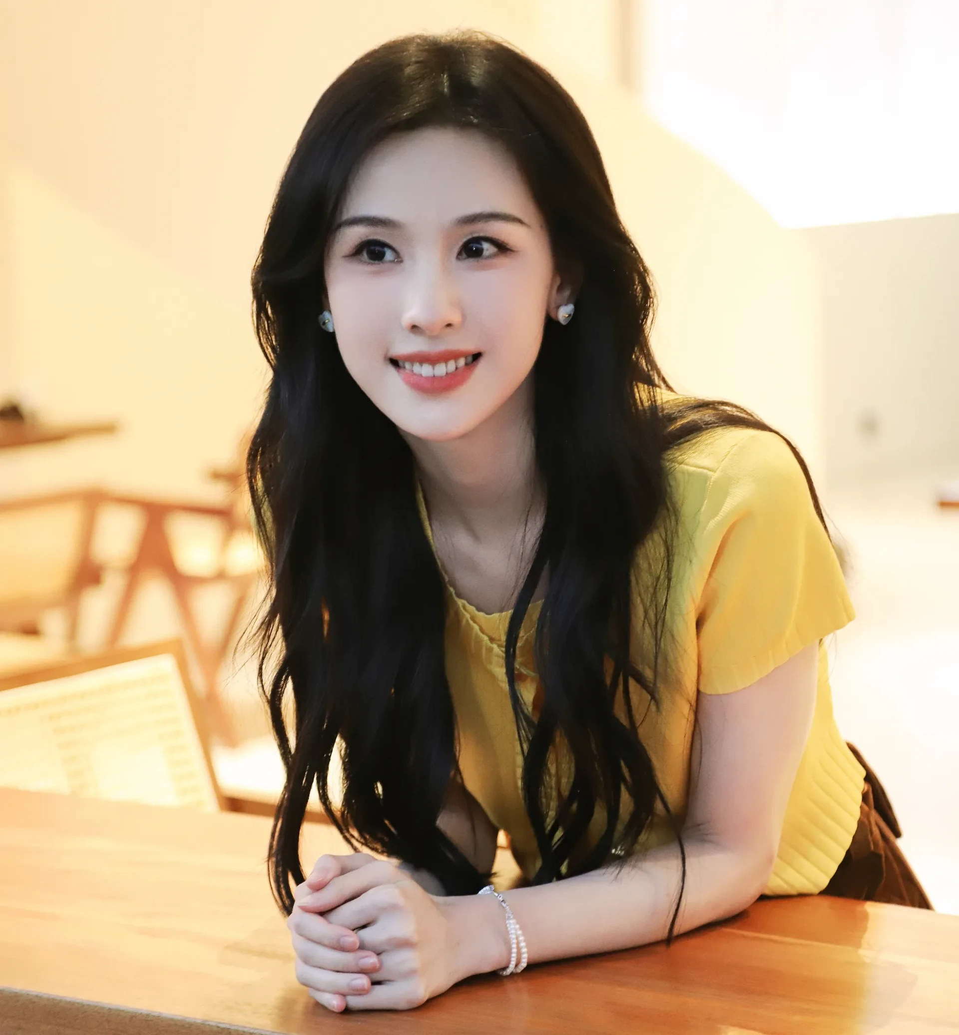 Mỹ nữ khiến 5 triệu người muốn kết hôn ảnh 12
