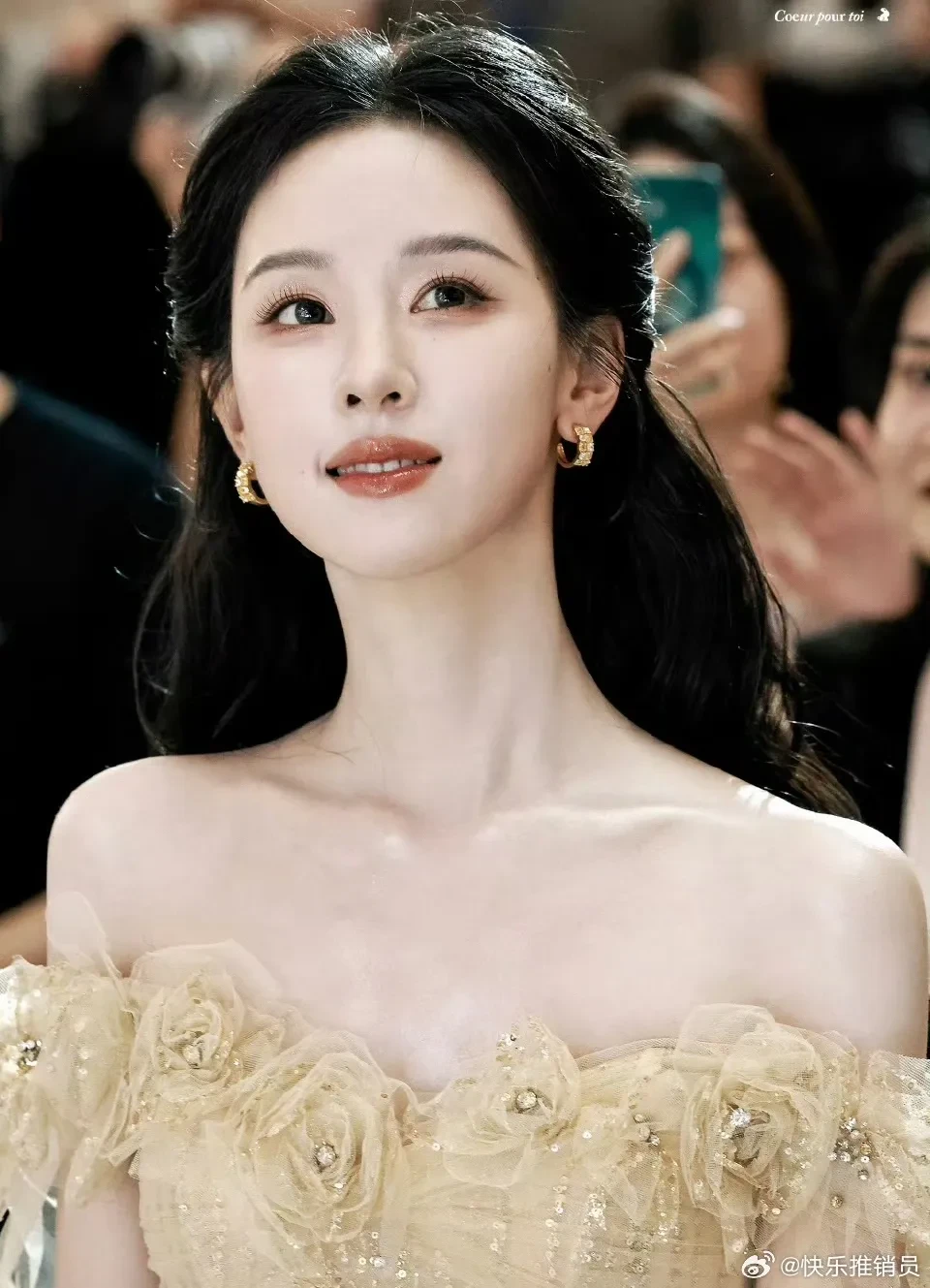 Mỹ nữ khiến 5 triệu người muốn kết hôn ảnh 2