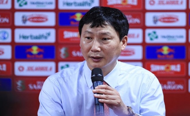 HLV Kim Sang-sik: Cầu thủ nhập tịch Malaysia sẽ gây khó khăn cho tuyển Việt Nam