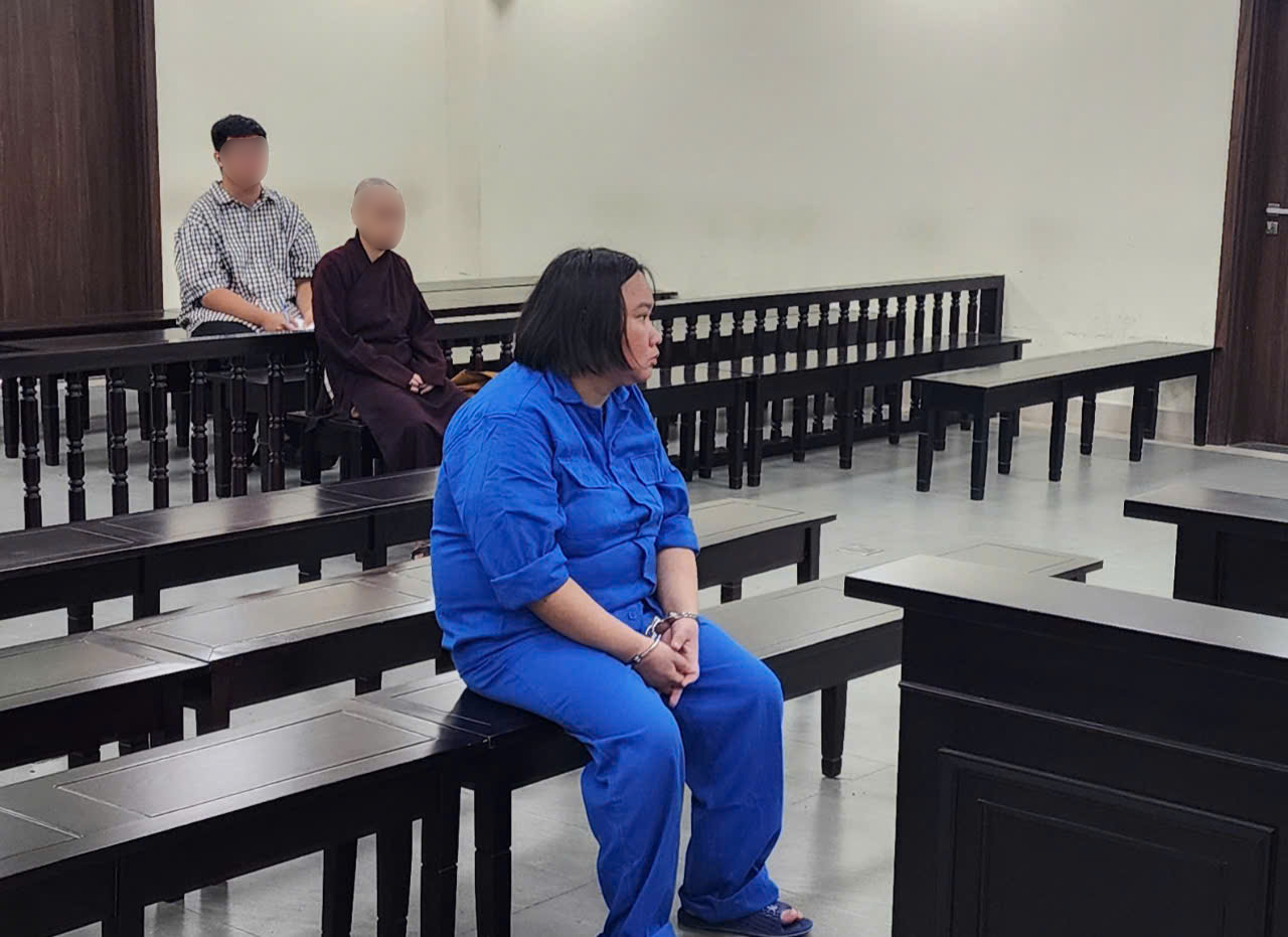Giả danh vợ của lãnh đạo cấp cao, lừa tiền tỷ một nhà sư ở Hà Nội Giả danh vợ của lãnh đạo cấp cao, lừa tiền tỷ một nhà sư ở Hà Nội
