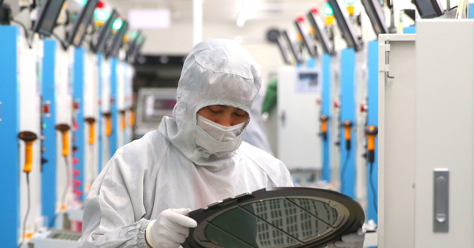 Bốn mũi giáp công lấp đầy lỗ hổng nhân lực chiến lược ngành bán dẫn