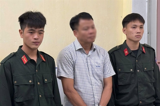 Cựu Tổng Biên Tập Tạp Chí và 43 Người Khác Bị Truy Tố Vì Lạm Dụng Quyền Lực, Cưỡng Độc Tài Sản