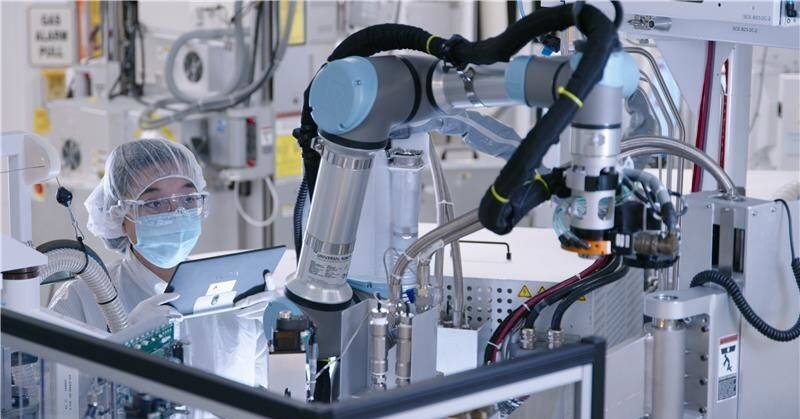 ‘Ông lớn’ bán dẫn tài trợ phần mềm đào tạo nhân lực bán dẫn Việt Nam