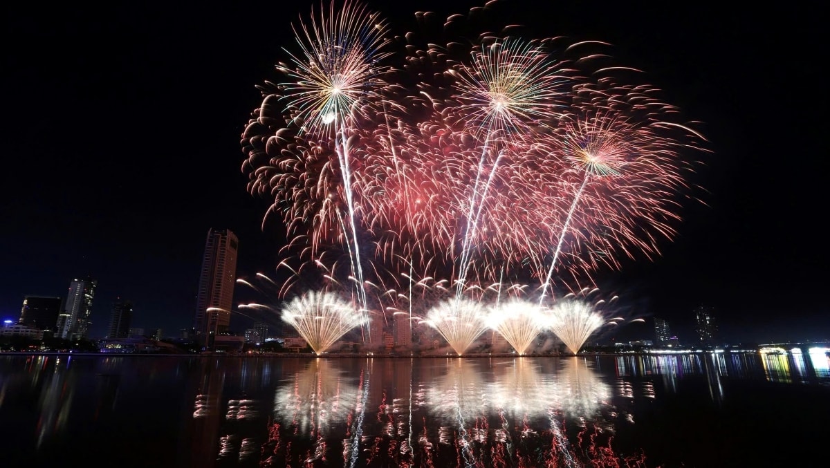 Eye-catching fireworks performances by China and Canada make DIFF 2025 a visual feast
