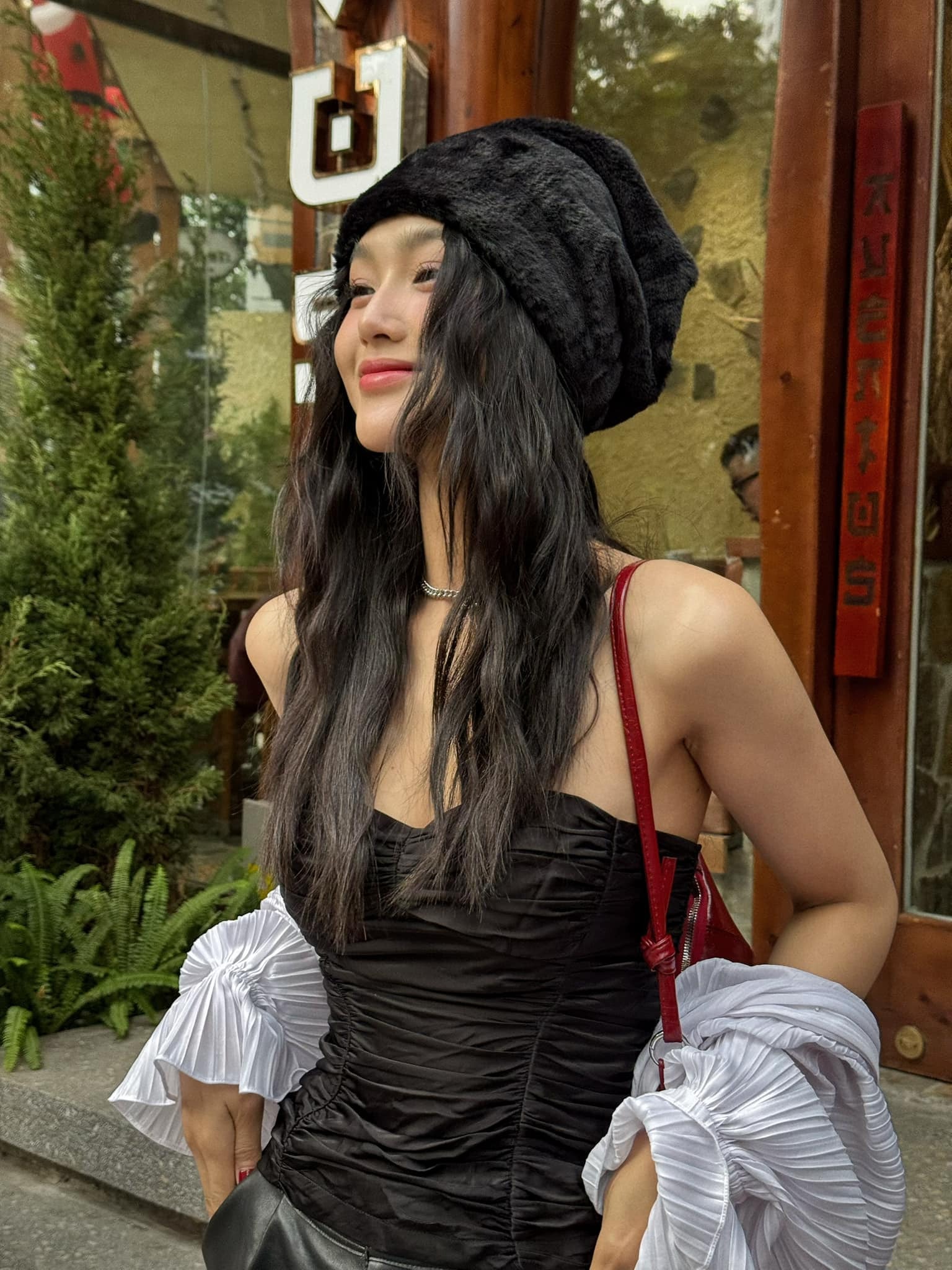 Mỹ nhân VFC quê Thanh Hóa gợi ý kiểu áo thun sexy cuốn hút mùa hè- Ảnh 8.