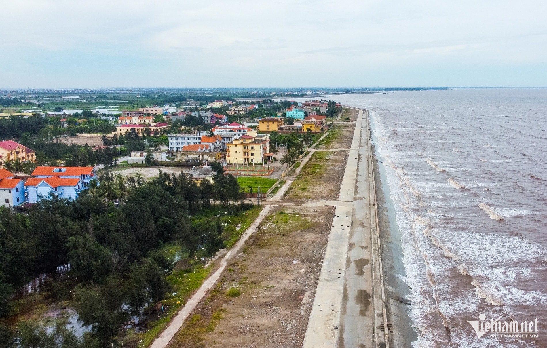 Cảnh khác lạ chưa từng có ở Quất Lâm: Loạt khách sạn, nhà nghỉ bỏ hoang đến mục nát