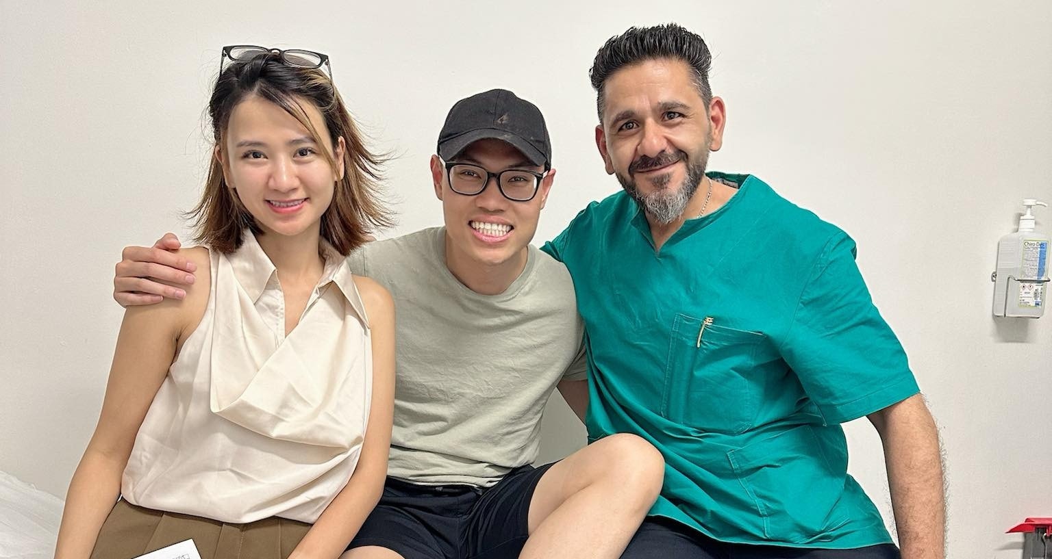 12 giờ 'căng như dây đàn' ở Hy Lạp của vợ chồng Việt từng chinh phục 30 quốc gia