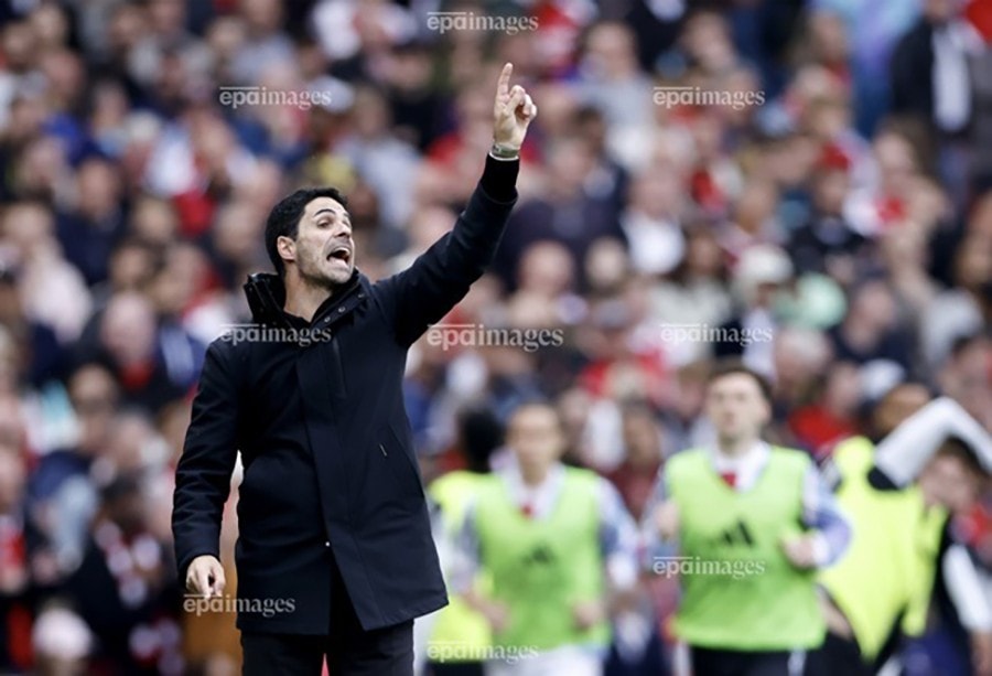 Arteta rất cần 1 tiền đạo cắm nhằm giúp Arsenal vô địch Premier League mùa tới. ẢNH: EPA ARTETA-ARSENAL.jpg