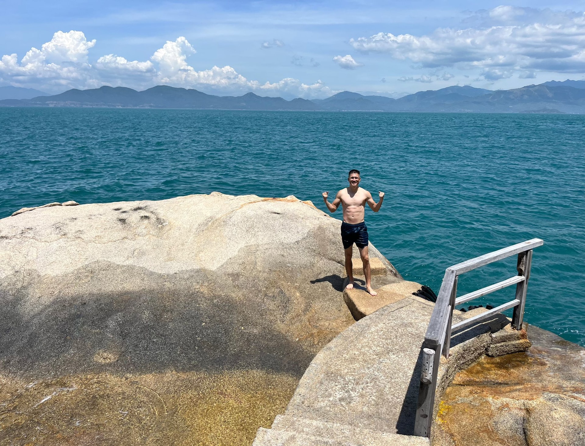 Ngã ngửa hình ảnh mới của Công Vinh  Thủy Tiên sau thời gian dài ở ẩn 