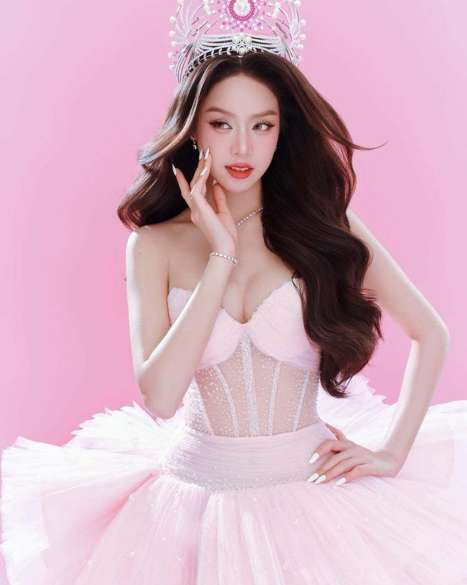 Đương kim Hoa hậu Việt Nam quê Đà Nẵng khoảnh khắc trước khi kết thúc nhiệm kỳ - Ảnh 7.