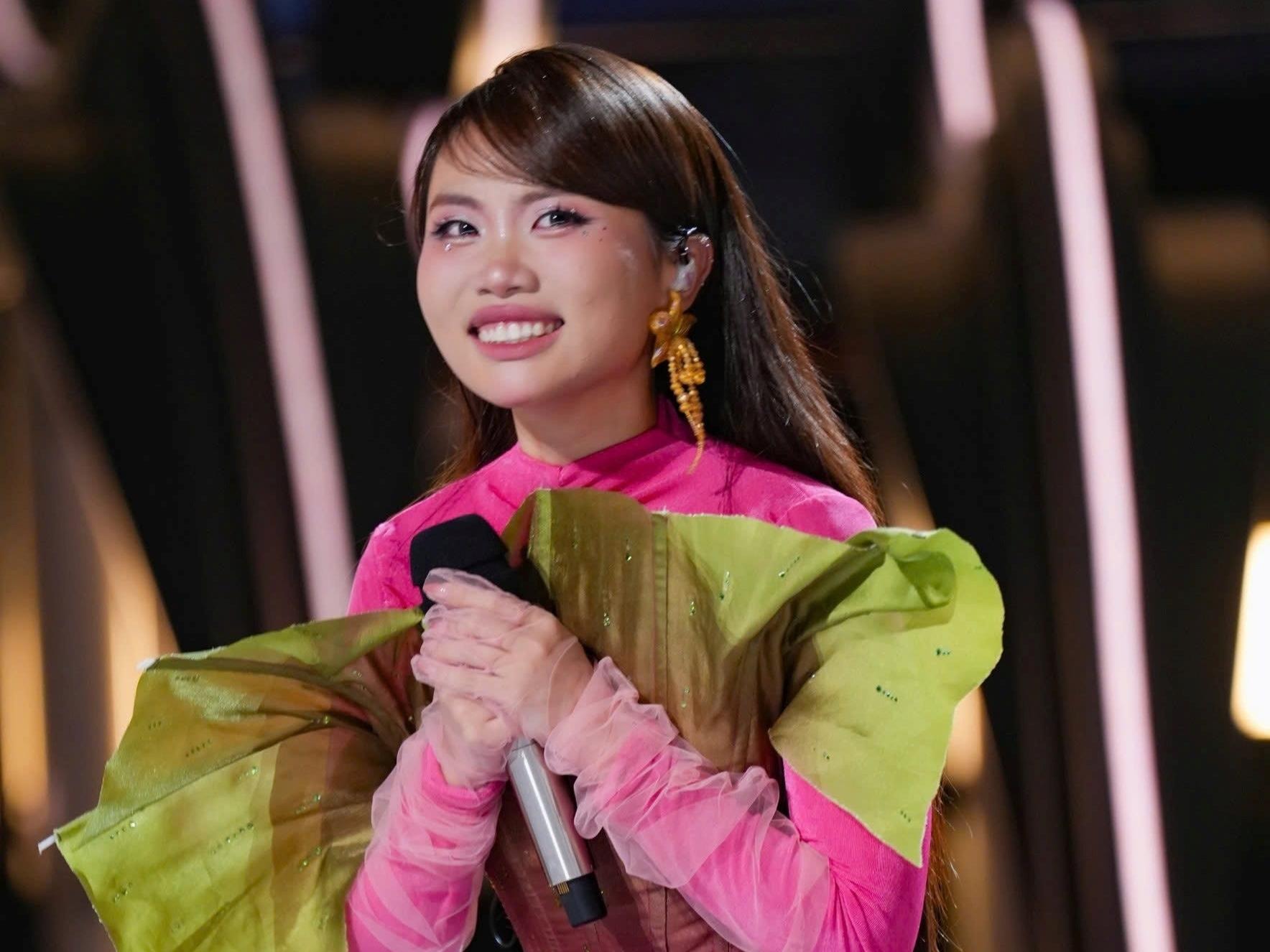 Bốn tiết mục gây sốt tại Sing! Asia, Phương Mỹ Chi chinh phục khán giả quốc tế