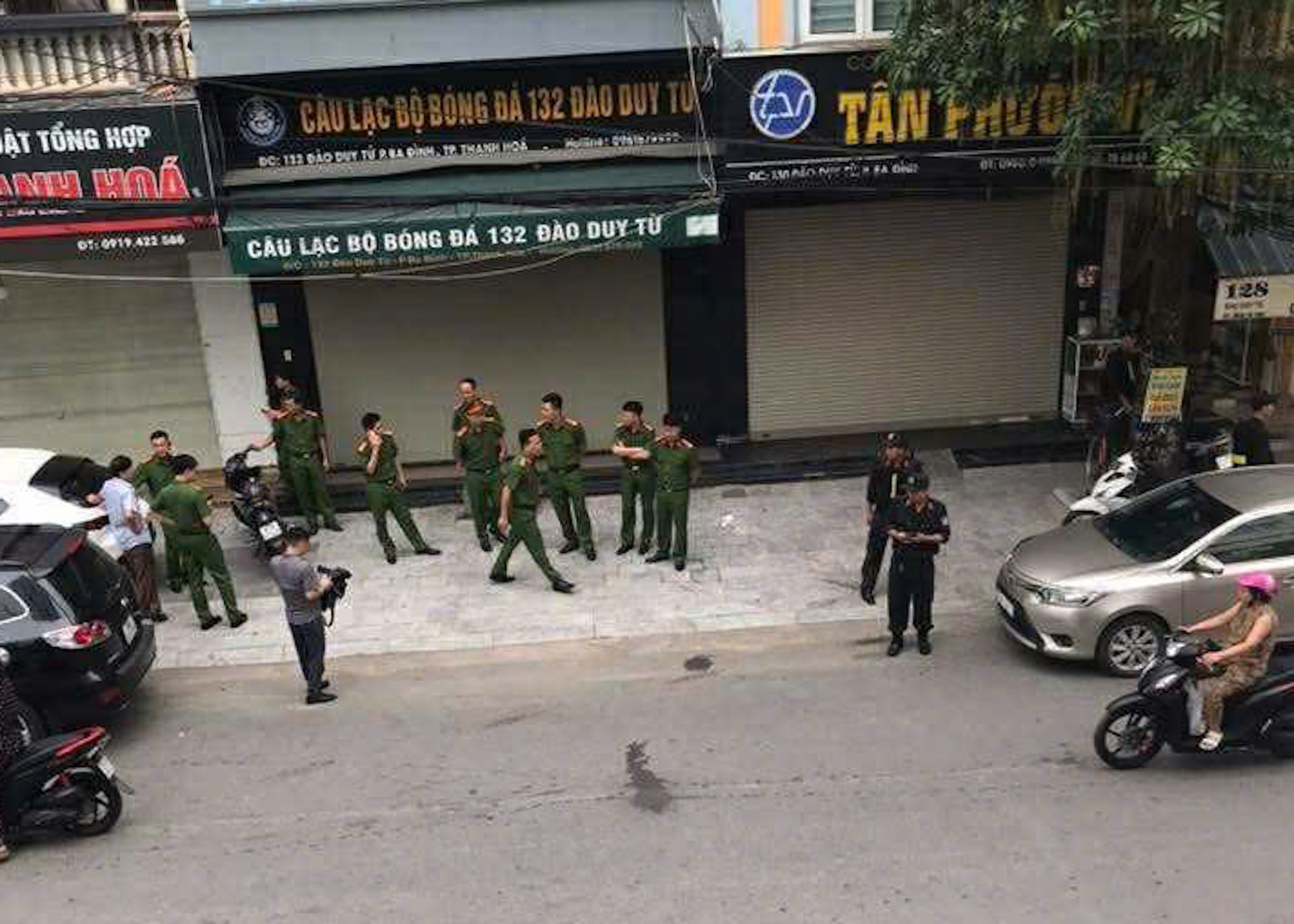 Khám xét nhà trùm giang hồ cộm cán Vi 'ngộ' ở Thanh Hóa