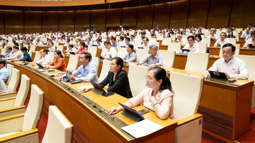 Các đại biểu đoàn TP.HCM tại Kỳ họp thứ 9, Quốc hội khóa XV. Ảnh: PHẠM THẮNG thoi-khac-lich-su-mo-ra-luong-gio-moi-cho-hanh-trinh-phat-trien-cua-viet-nam-ky-hop-thu-9-3.jpg