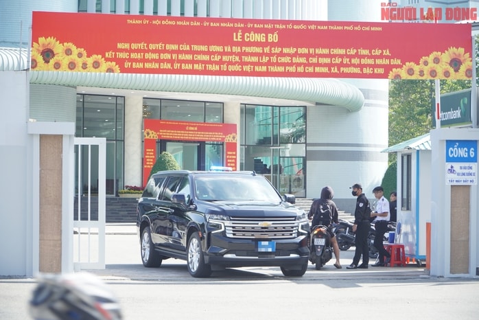 Cận cảnh nơi diễn ra lễ công bố thành lập và ra mắt lãnh đạo TP HCM mới - Ảnh 2.