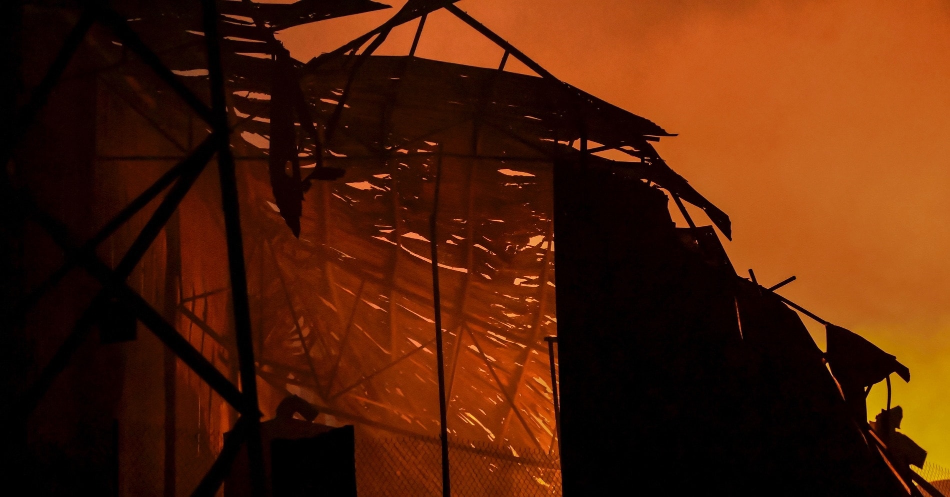 Vụ cháy khiến 5 người tử vong: 'Sau tiếng nổ như bom, lửa phụt dữ dội'