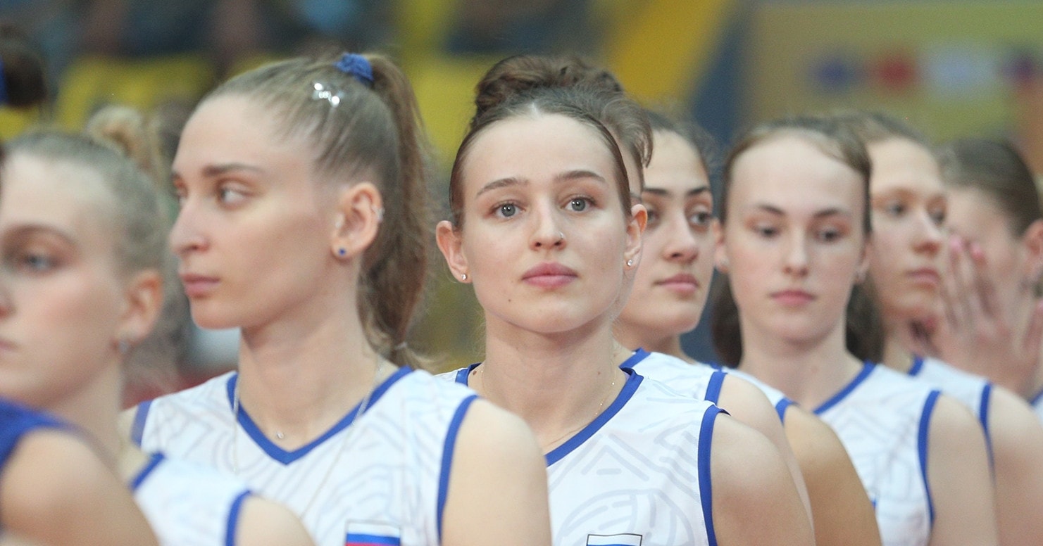 Ngắm dàn chân dài bóng chuyền khoe sắc ở VTV Cup