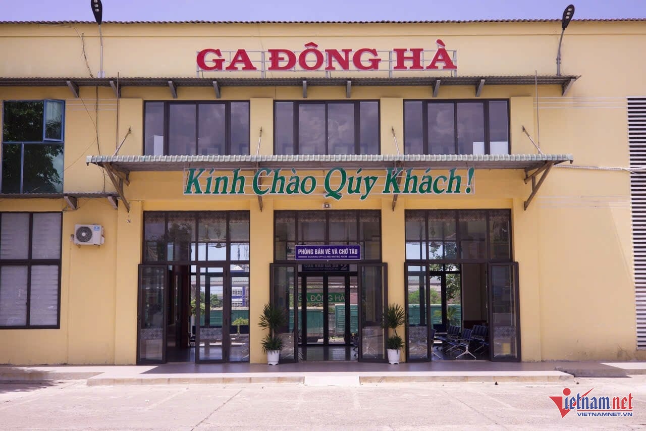 Hoãn chuyến tàu Đông Hà – Đồng Hới phục vụ cán bộ, công chức vì chỉ có 2 hành khách Hoãn chuyến tàu Đông Hà – Đồng Hới phục vụ cán bộ, công chức vì chỉ có 2 hành khách