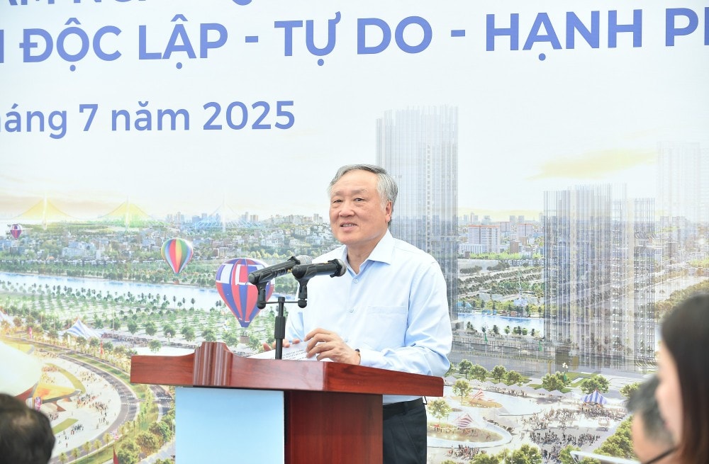 Phó Thủ tướng Thường trực Nguyễn Hòa Bình phát biểu chỉ đạo tại buổi làm việc. Ảnh: VGP Sẽ trưng bày công nghiệp hàng không, vũ trụ, an ninh, quốc phòng dịp 80 năm ngày Quốc khánh