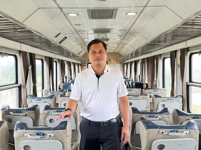 Chuyến tàu chỉ có 2 người mua vé ảnh 2