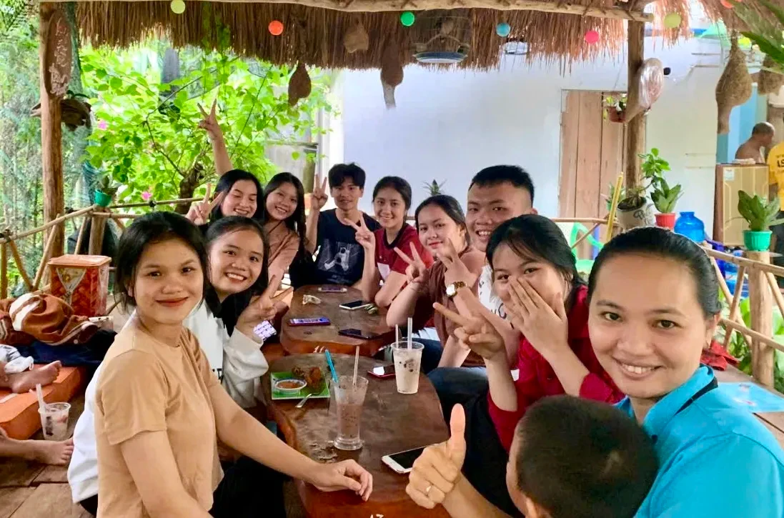 Cô giáo chủ nhiệm cấp 3: 'Hà Trúc Linh đăng quang hoa hậu, tôi không bất ngờ' ảnh 7