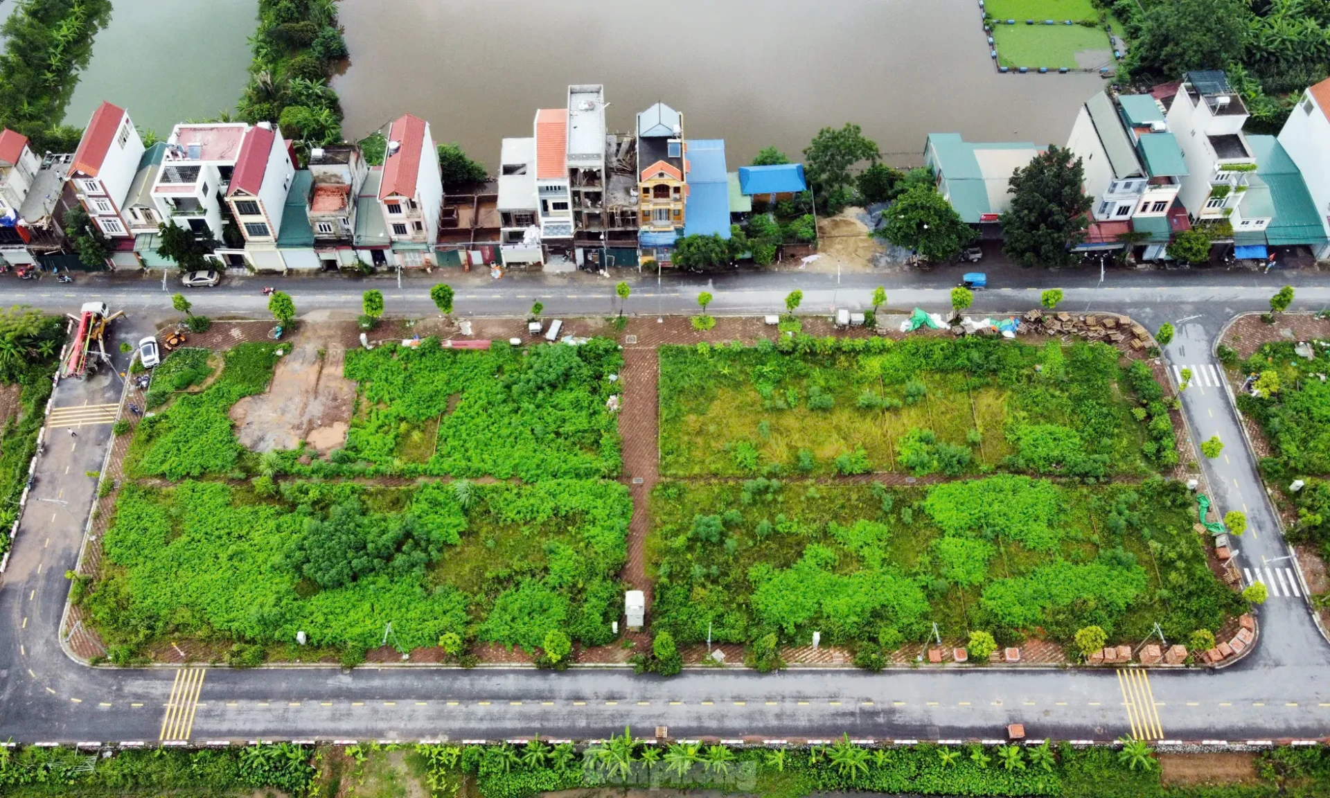 Hà Nội: Rầm rộ đấu giá đất rồi... bỏ hoang lãng phí ảnh 4