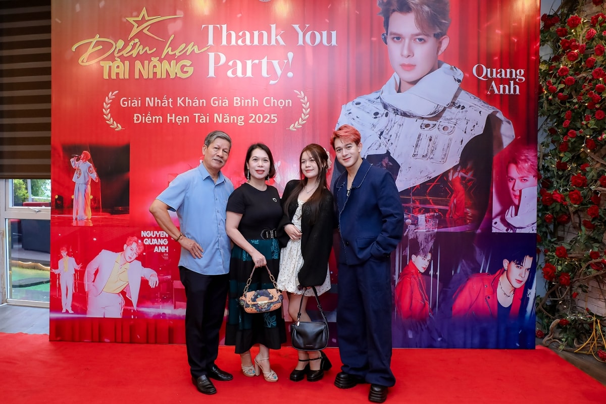 quang anh từ cậu bé xin hát ở nhà văn hóa đến bước ra sân khấu lớn hình ảnh 2 quang anh tu cau be xin hat o nha van hoa den buoc ra san khau lon hinh anh 2