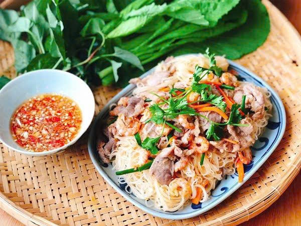 Hủ tíu xào quê mẹ Hủ tíu xào kiểu Nam Bộ - Ảnh do tác giả cung cấp