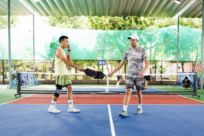 “Host sô sồ” là nghề gì mà chỉ cần “Host sô sồ” là nghề gì mà chỉ cần