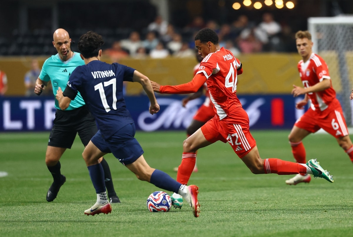 ngoi sao cua bayern munich chan thuong kinh hoang o tran gap psg hinh anh 1