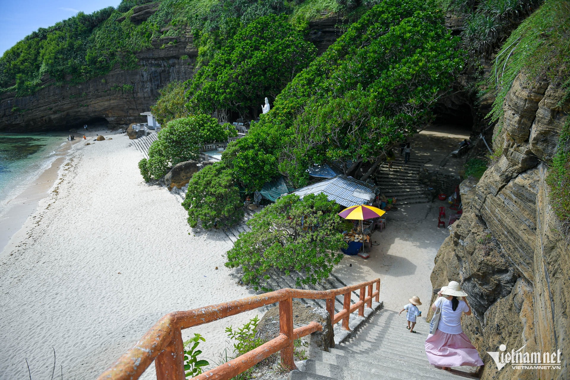 W-chùa hang lý sơn.jpg