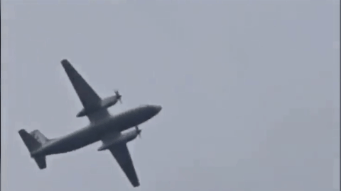 Clip ghi lại khoảnh khắc máy bay chở khách rơi, hiện trường chỉ còn mảnh vỡ