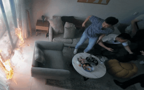 Chiến Sĩ Quả Cảm tập 1: Dàn sao sốc vì vụ cháy đột ngột, Lê Dương Bảo Lâm bị 'bóc phốt' 