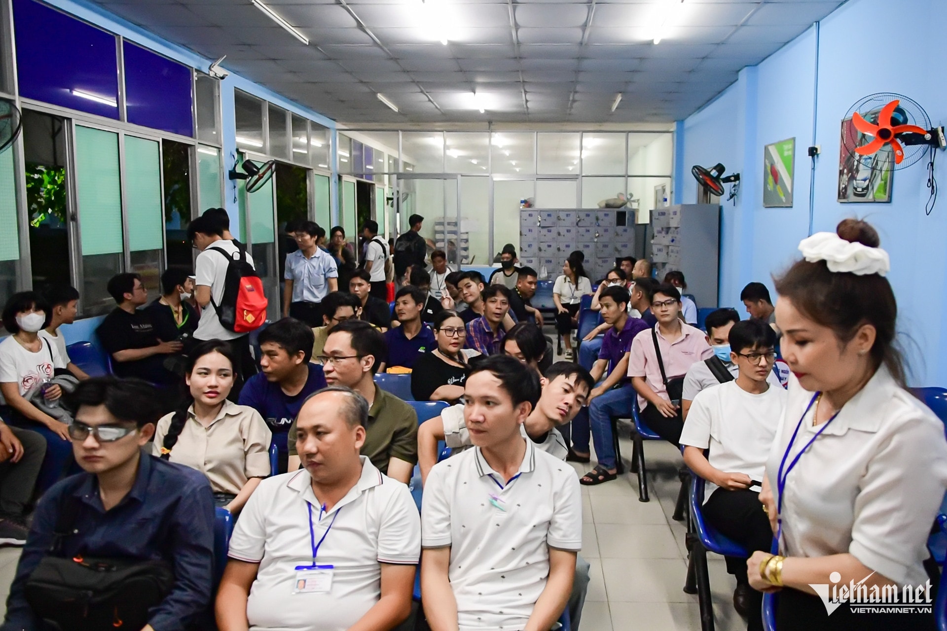 Nhộn nhịp thi bằng lái ô tô tới đêm ở TPHCM Nhộn nhịp thi bằng lái ô tô tới đêm ở TPHCM