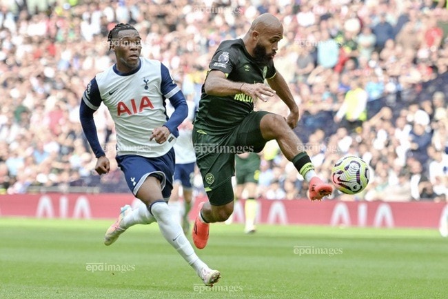 Tân binh Bryan Mbeumo có mức lương tuần 150.000 bảng ở MU. Ảnh: EPA. CLB Man United