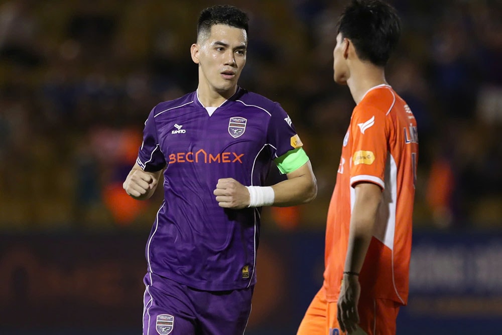 Tiến Linh bất ngờ chia tay Becamex TPHCM