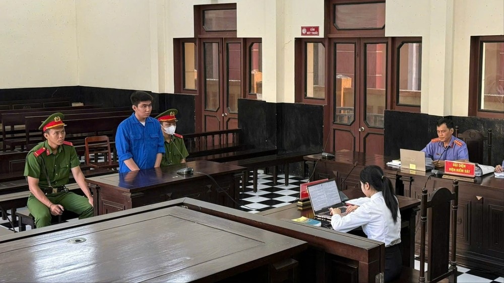 Bị phạt 18 năm tù vì qua Campuchia lừa đảo người Việt Nam Bị phạt 18 năm tù vì qua Campuchia lừa đảo người Việt Nam