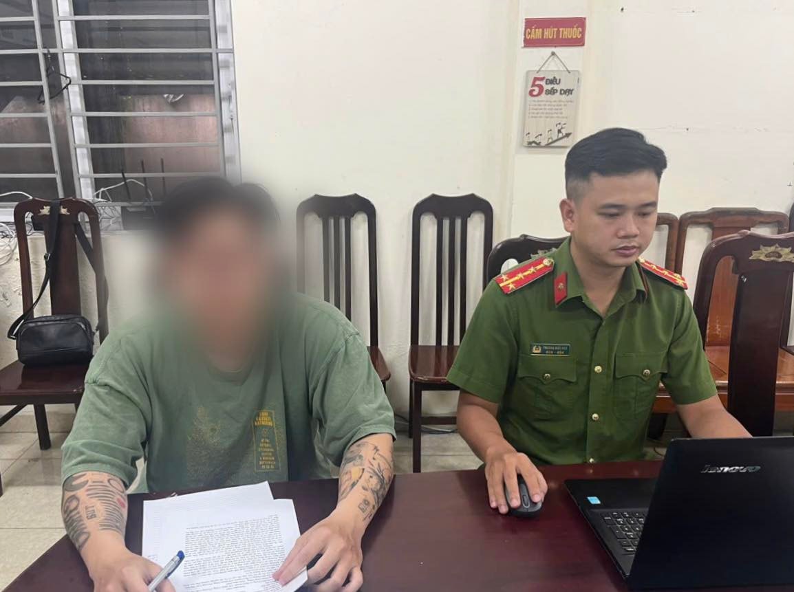 Lời khai của người đàn ông xăm trổ hành hung dã man một phụ nữ ở Hà Nội Lời khai của người đàn ông xăm trổ hành hung dã man một phụ nữ ở Hà Nội