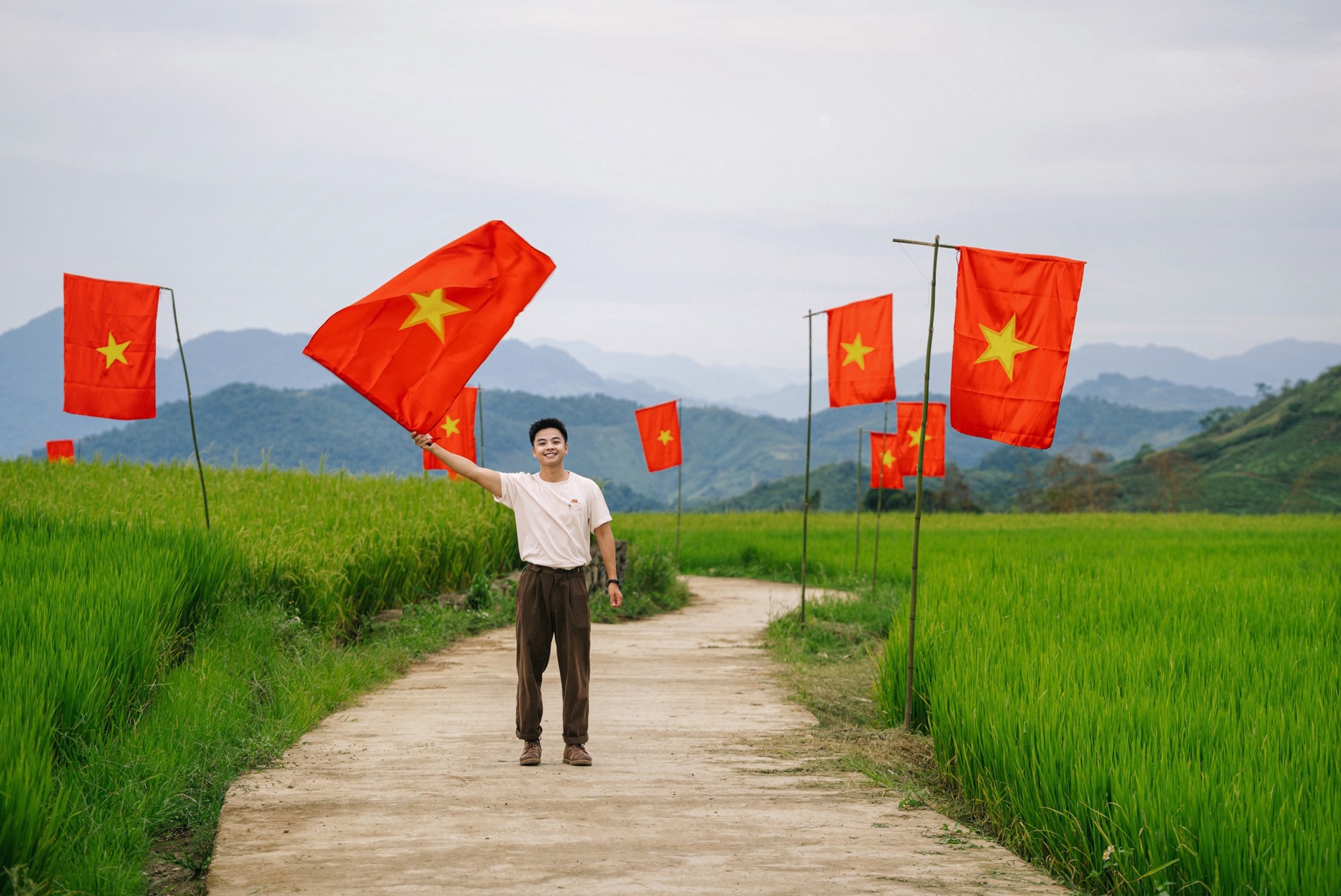 Check-in location 170km from Hanoi is filled with red flags with yellow ...