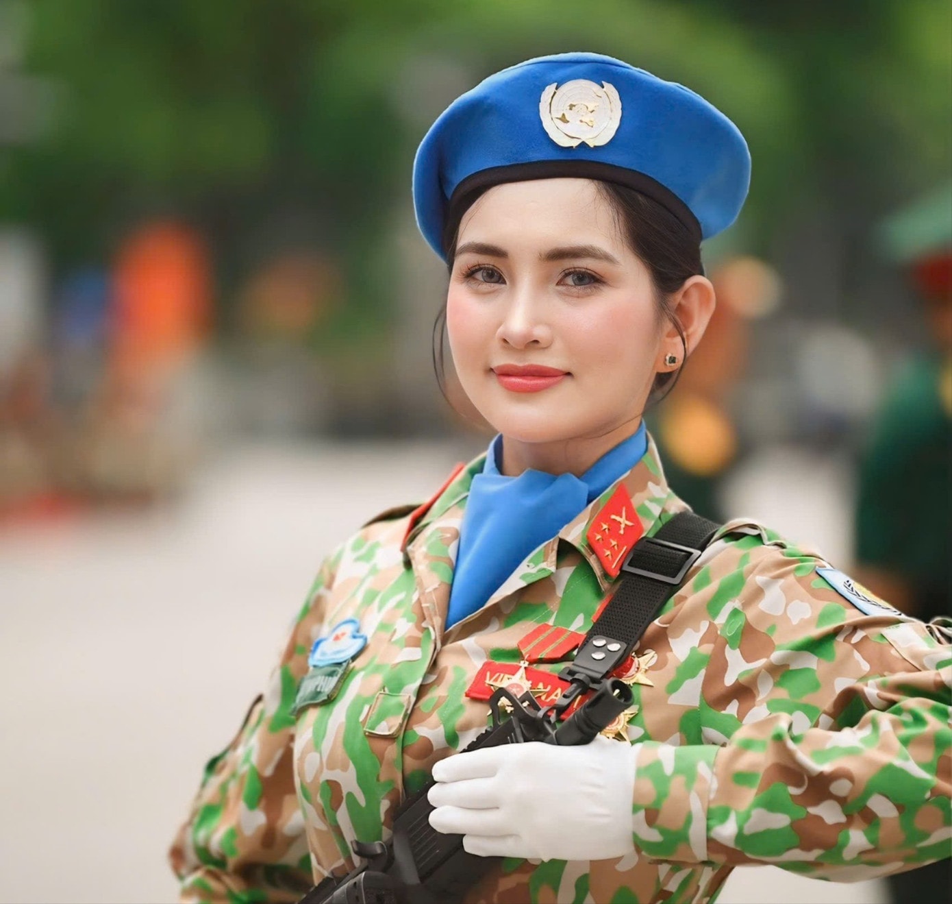 Nữ trung úy nhà 3 đời tham gia diễu binh Nữ trung úy nhà 3 đời tham gia diễu binh