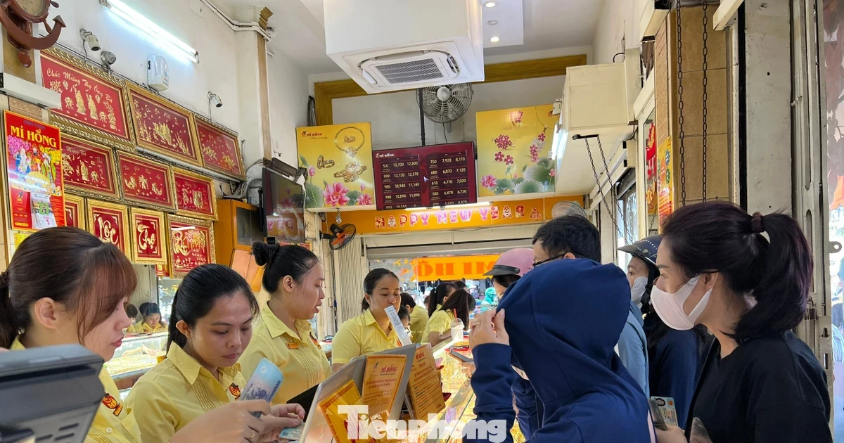 Chán cảnh 'chầu chực' mua vàng, nhà đầu tư chuyển qua món mới