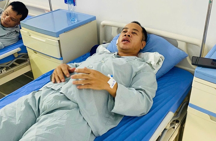 Hai anh em bị đánh nhập viện vì…giúp người bị nạn Hai anh em bị đánh nhập viện vì…giúp người bị nạn