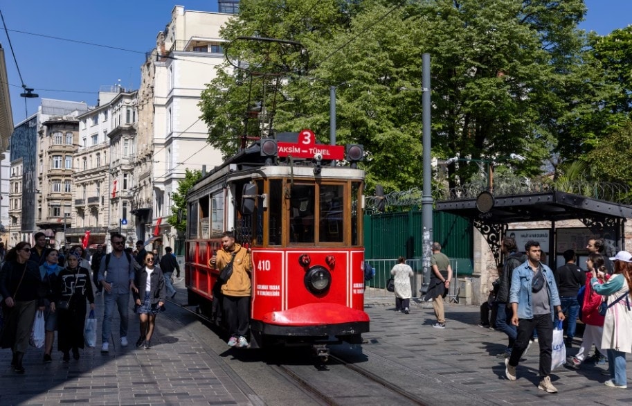 Thành phố lớn nhất Thổ Nhĩ Kỳ rung chuyển do động đất