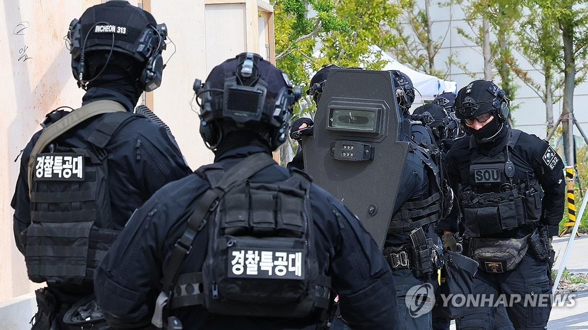 韓国警察　現行ベスト 韓国、APEC首脳会議の警備を最高レベルに引き上げ