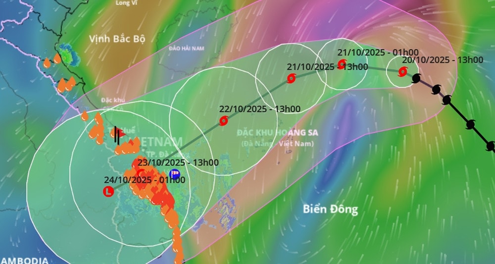 Bão số 12 đổi hướng khó lường, Nam Quảng Trị - Đà Nẵng có thể hứng mưa lớn 900mm