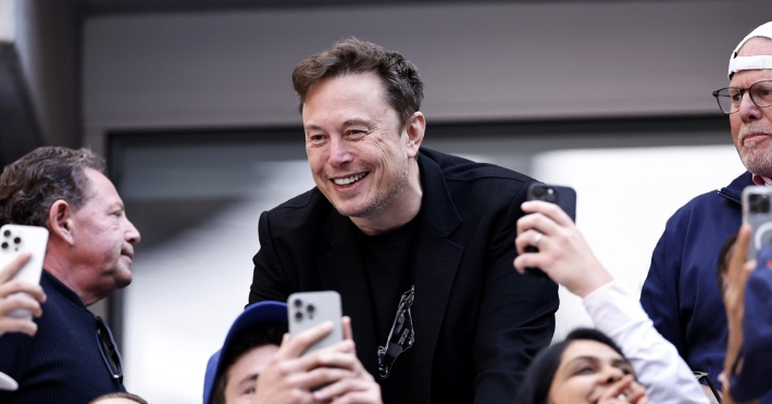 Tesla, Apple 'giải cứu' xưởng đúc chip Samsung