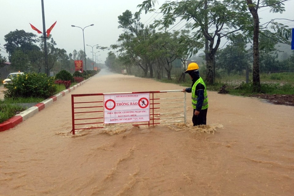  Hỗ trợ 350 tỷ đồng cho Huế, Quảng Trị, Quảng Ngãi khắc phục thiệt hại