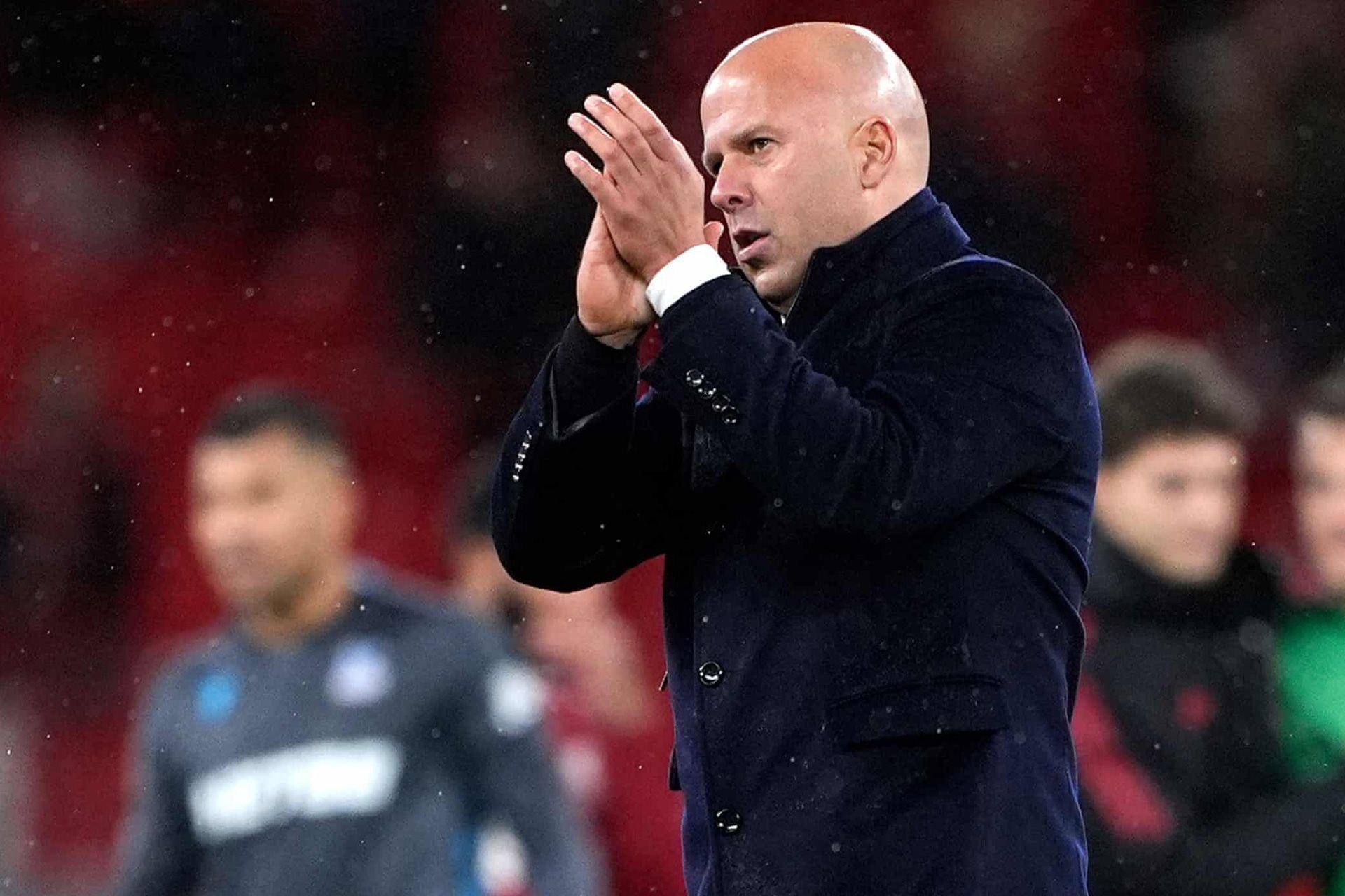 Liverpool thua kinh hoàng, Arne Slot trước nguy cơ sa thải