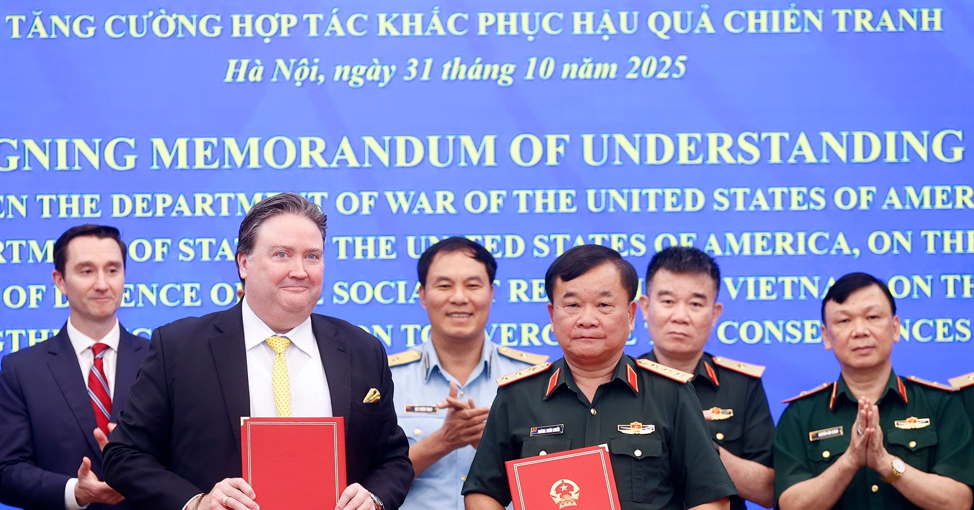 Bộ Quốc phòng Việt Nam, Bộ Chiến tranh Mỹ và Bộ Ngoại giao Mỹ ký kết bản ghi nhớ
