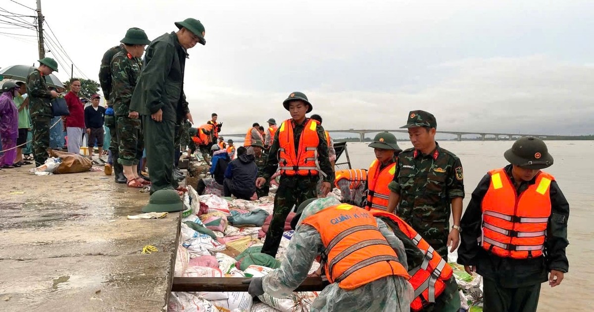 Quân đội lập sở chỉ huy cứu bờ kè An Lương bị sạt lở hàng trăm mét