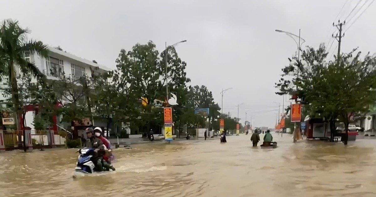 Quảng Trị: Rốn lũ Lệ Thuỷ ngập lụt nặng sau mưa lớn, sông Kiến Giang vượt báo động 3